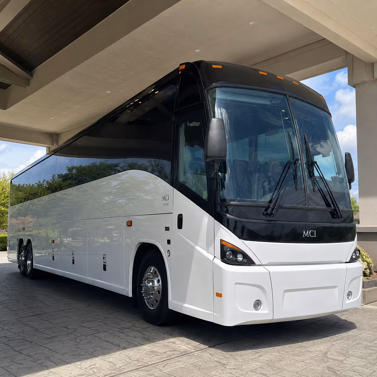 shuttle your corporate group between xna and walmart s home office